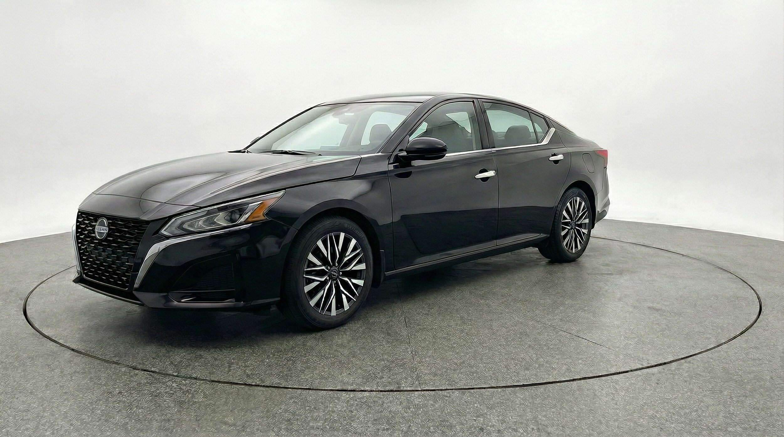 Thumbnail: 2025 Nissan Altima - 3