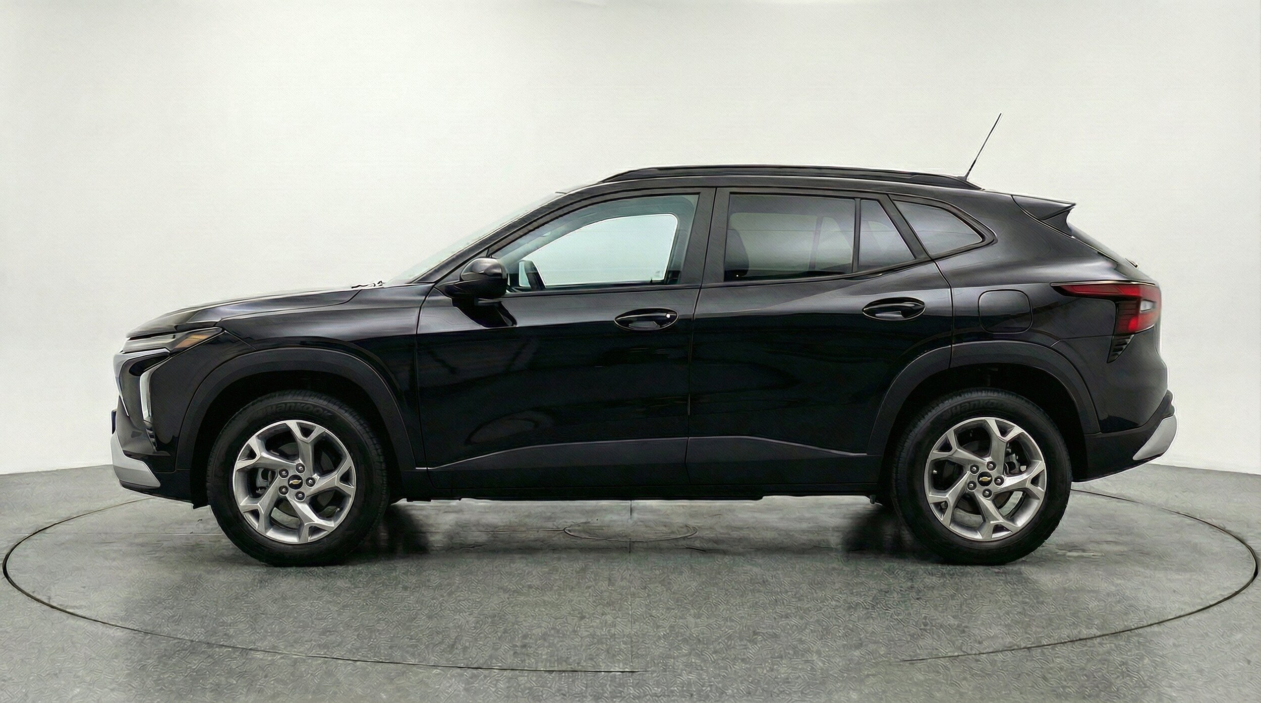 Thumbnail: 2025 Chevrolet Trax - 5
