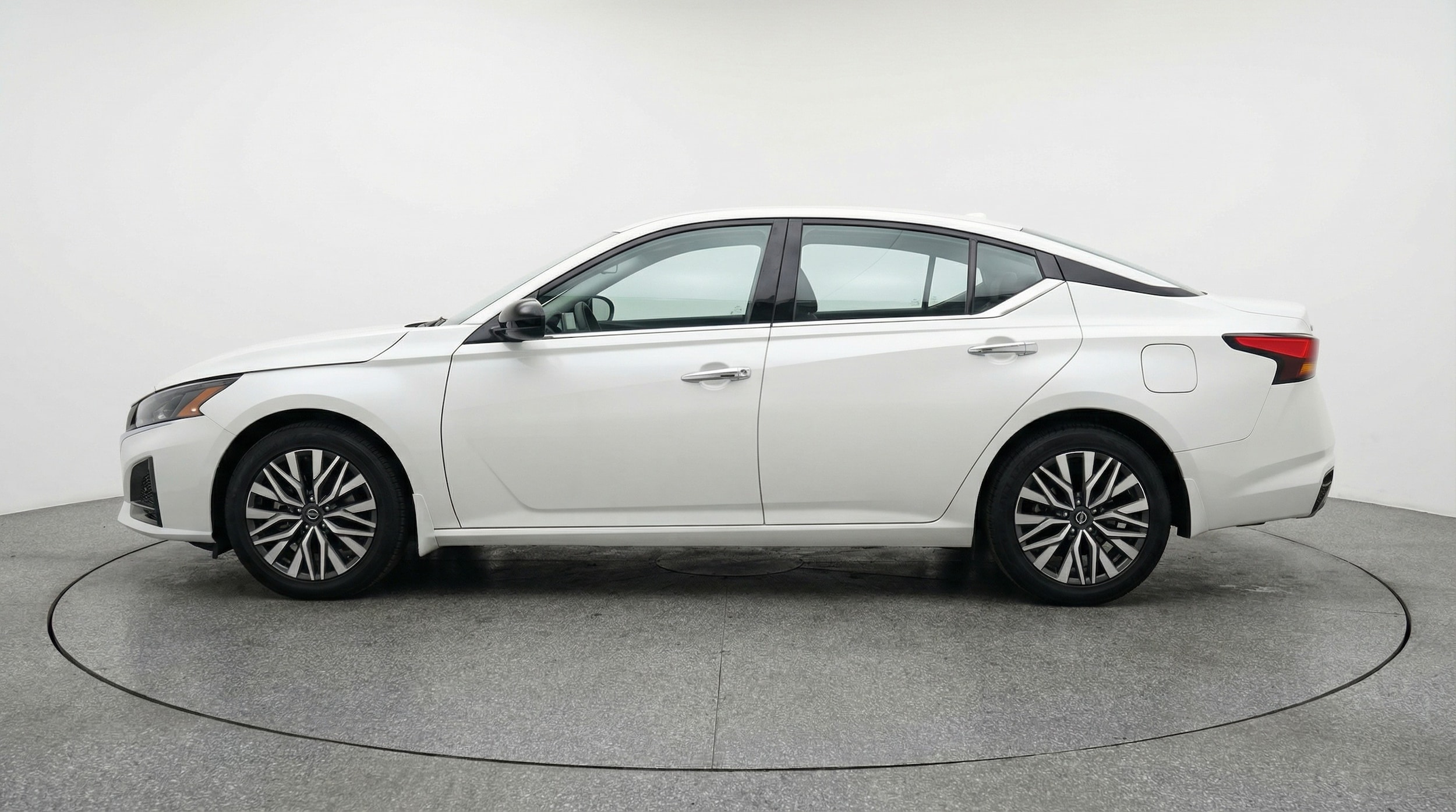 Thumbnail: 2025 Nissan Altima - 4