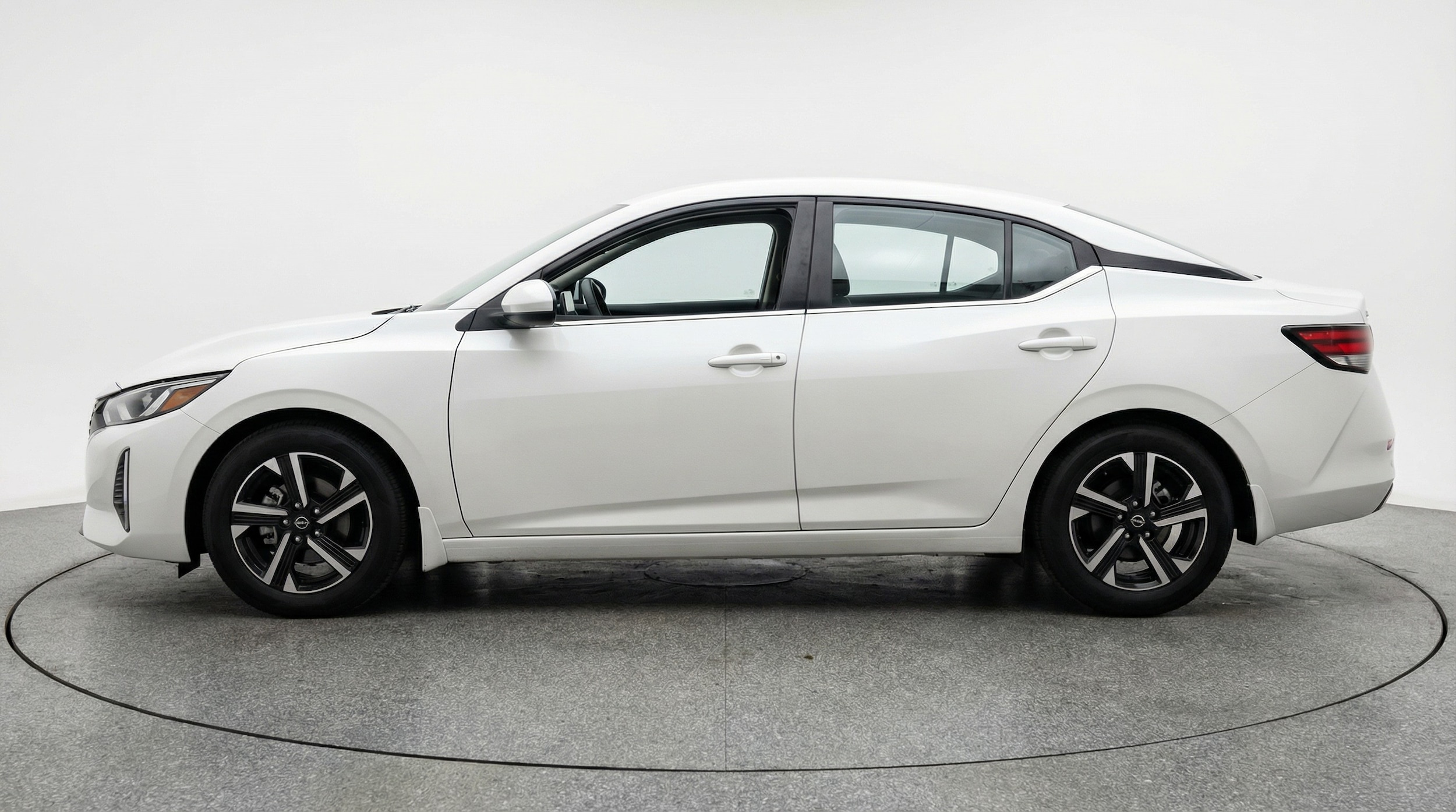 Thumbnail: 2025 Nissan Sentra - 4