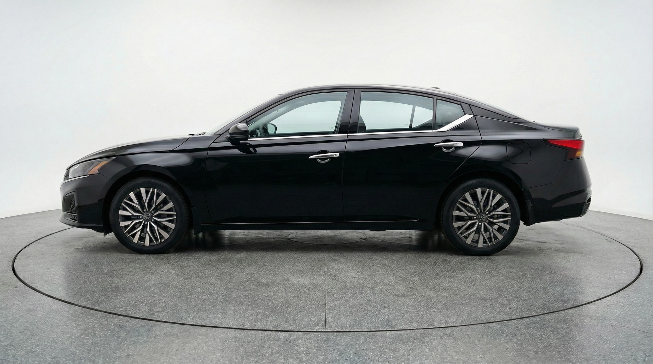 Thumbnail: 2025 Nissan Altima - 4