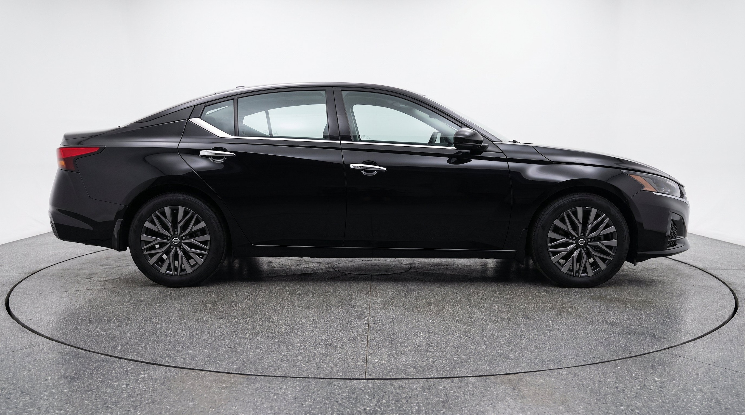 Thumbnail: 2025 Nissan Altima - 10