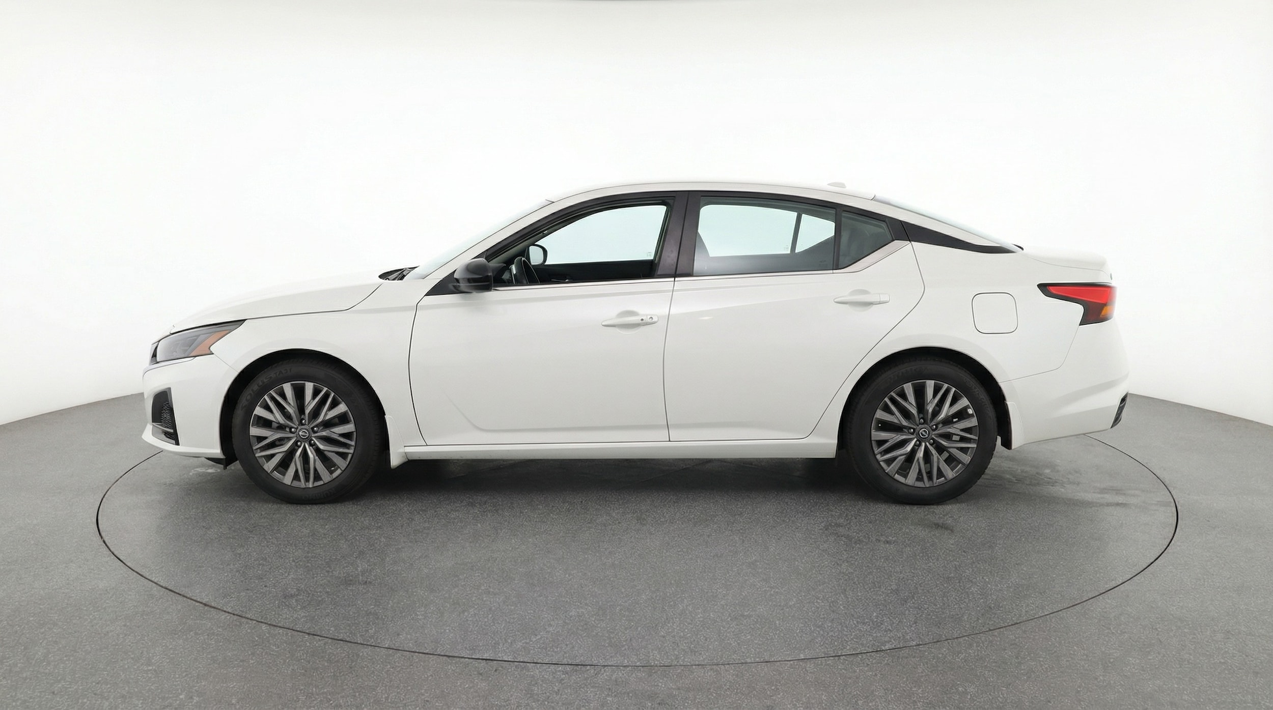 Thumbnail: 2025 Nissan Altima - 4