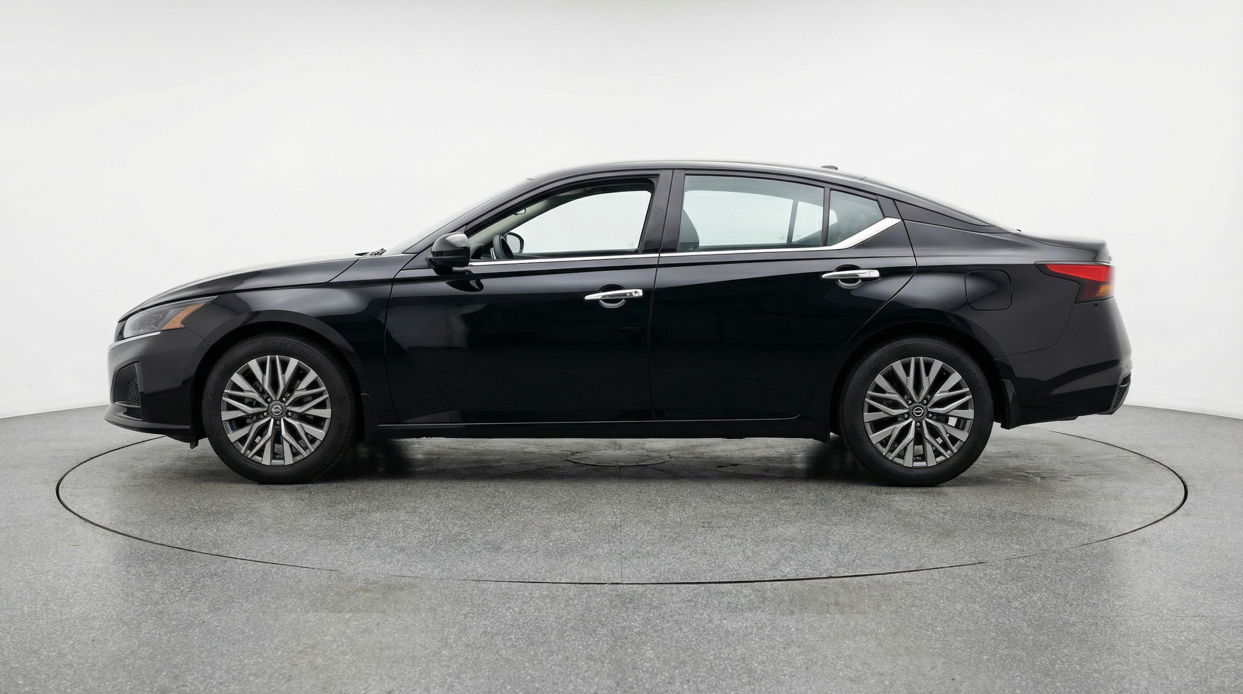 Thumbnail: 2025 Nissan Altima - 4