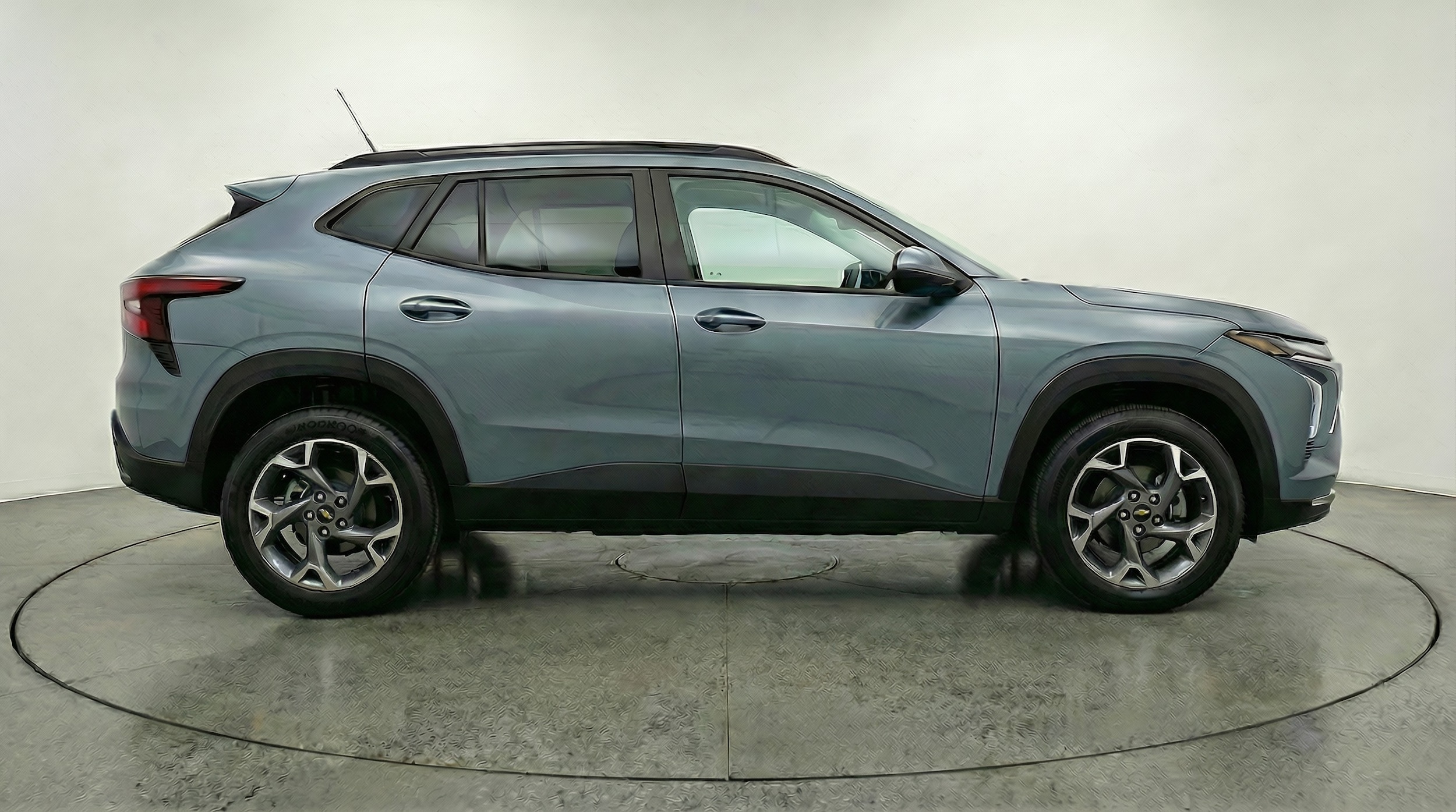 Thumbnail: 2025 Chevrolet Trax - 8