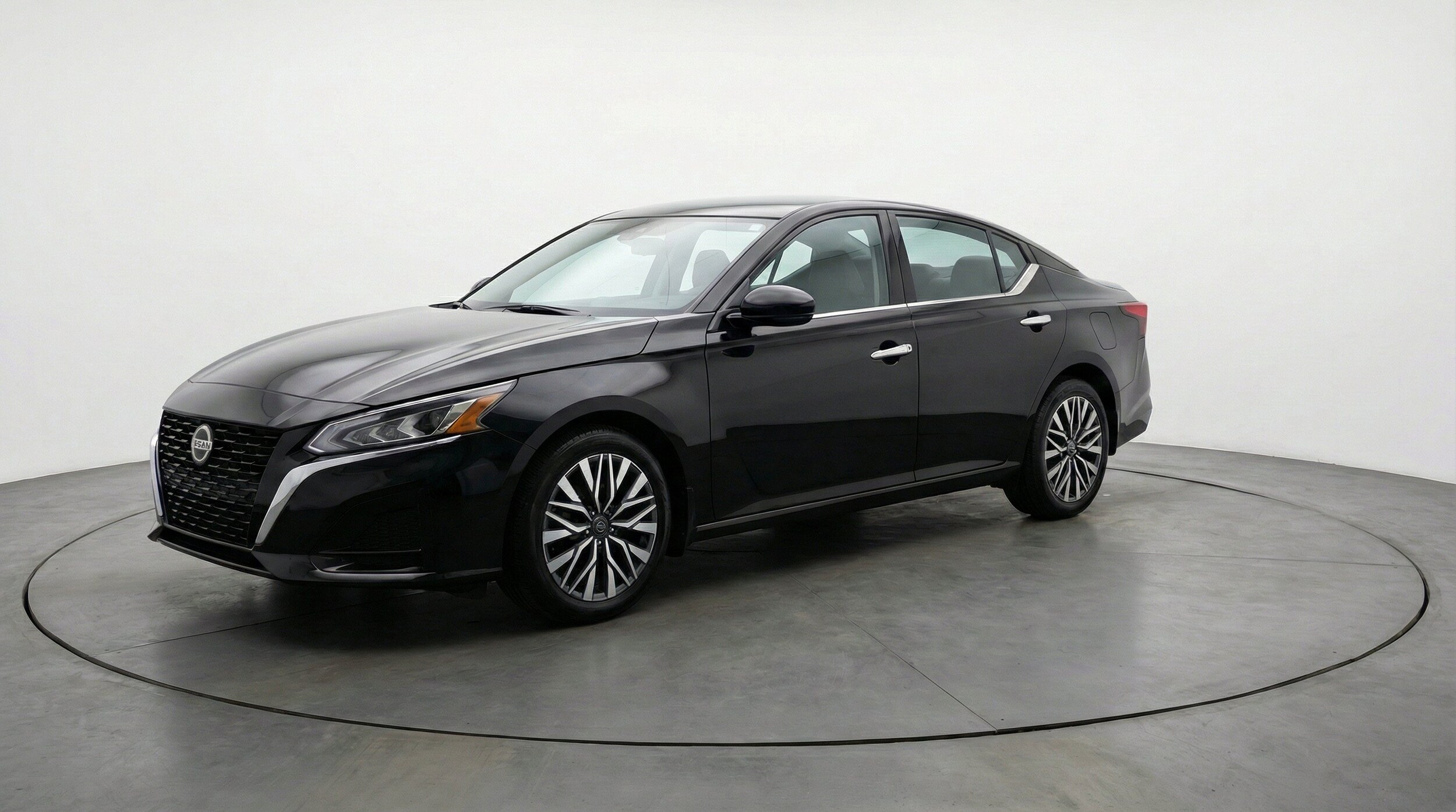 Thumbnail: 2025 Nissan Altima - 3