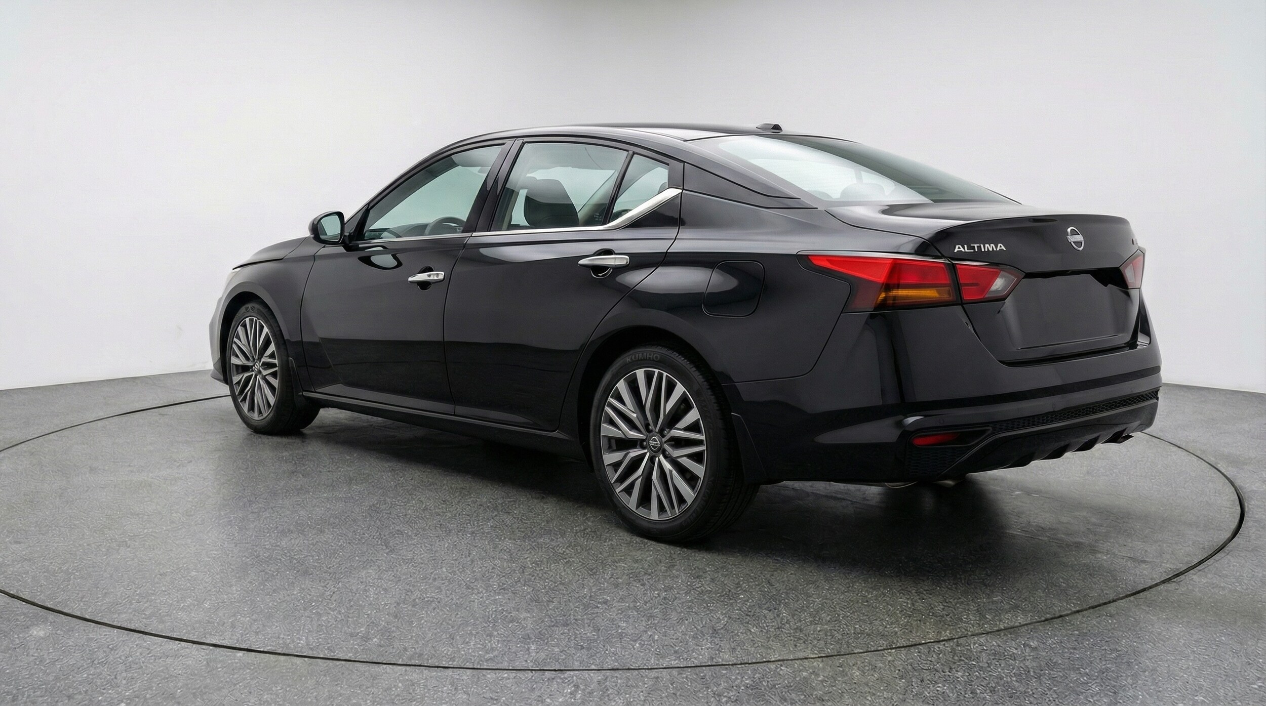 Thumbnail: 2025 Nissan Altima - 5