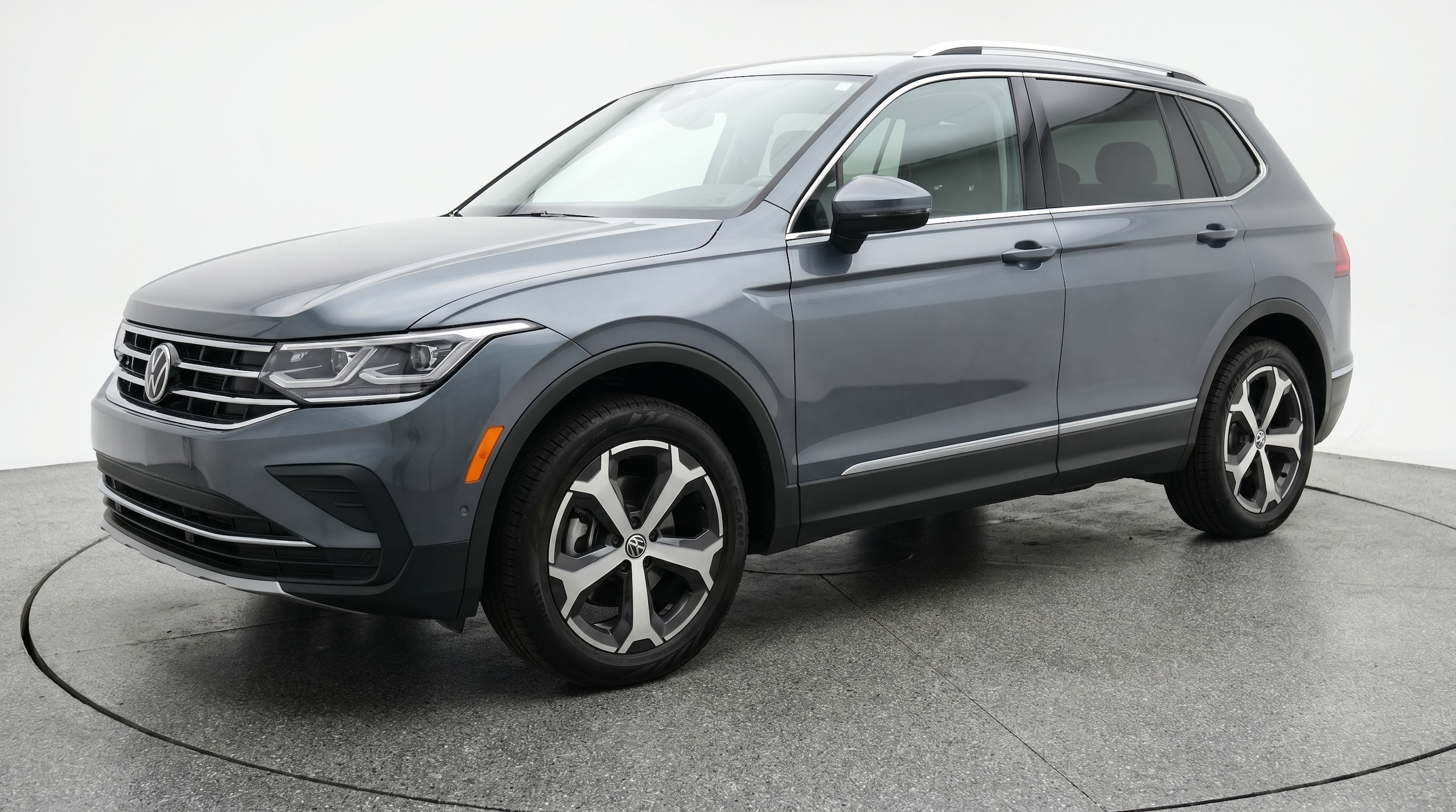 Thumbnail: 2026 Volkswagen Tiguan - 3