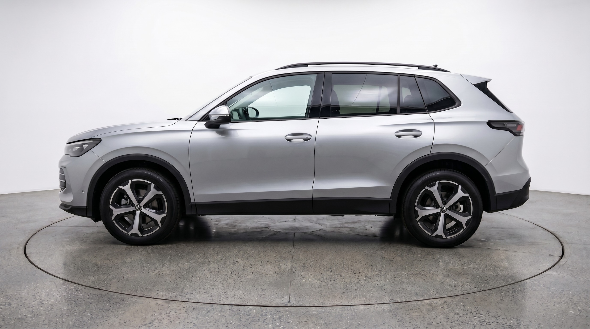Thumbnail: 2026 Volkswagen Tiguan - 4