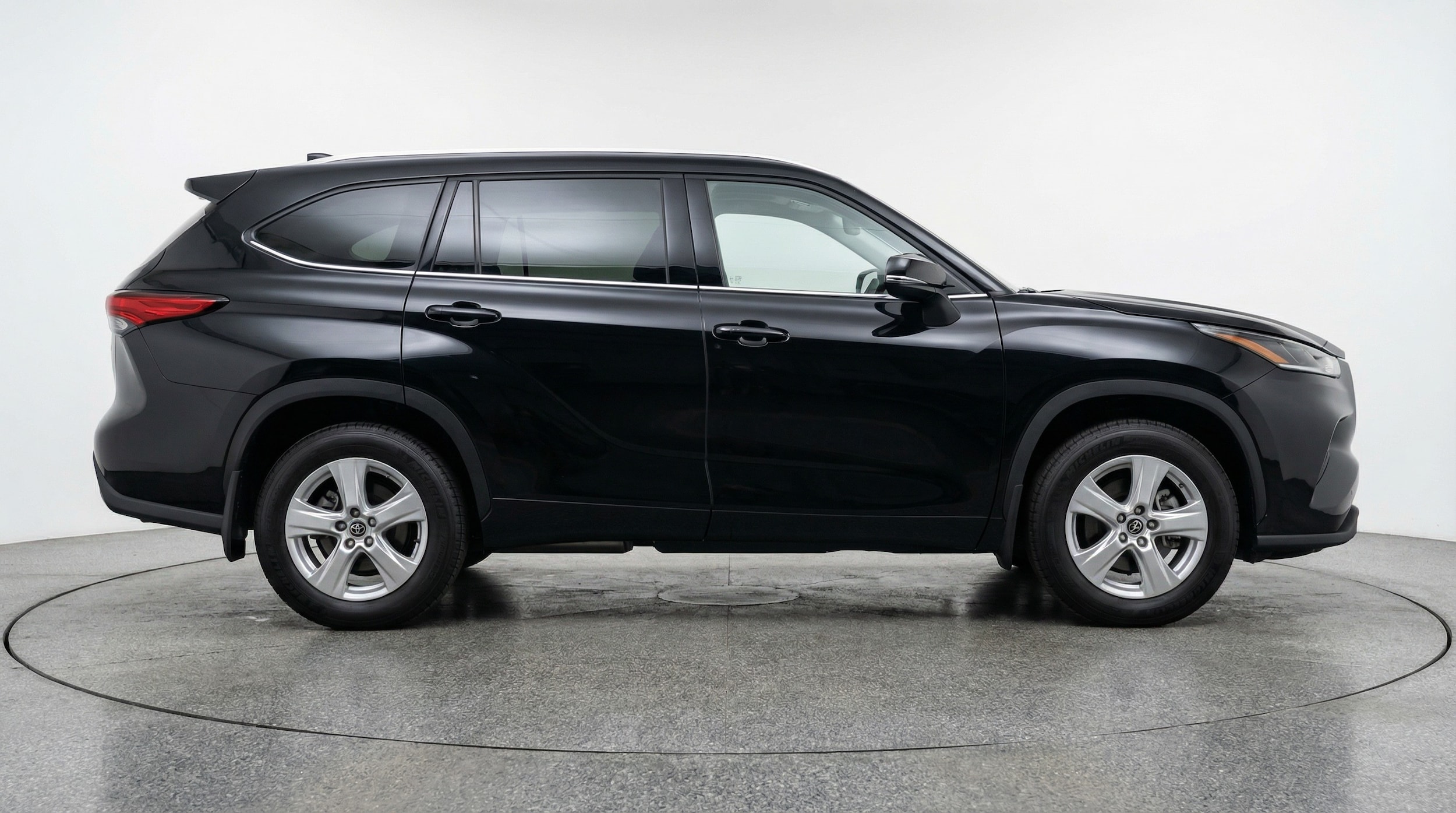 Thumbnail: 2025 Toyota Highlander - 8