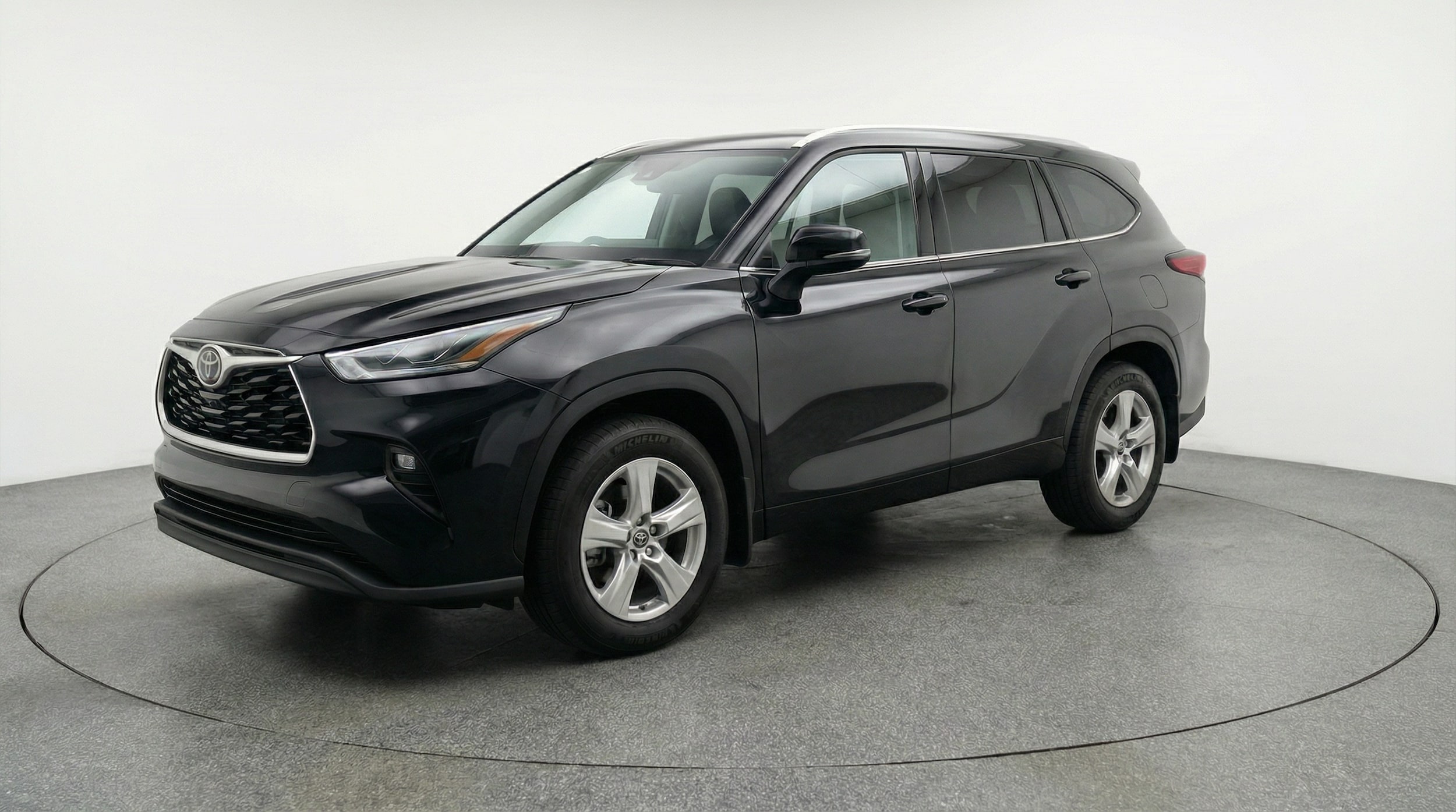 Thumbnail: 2025 Toyota Highlander - 3
