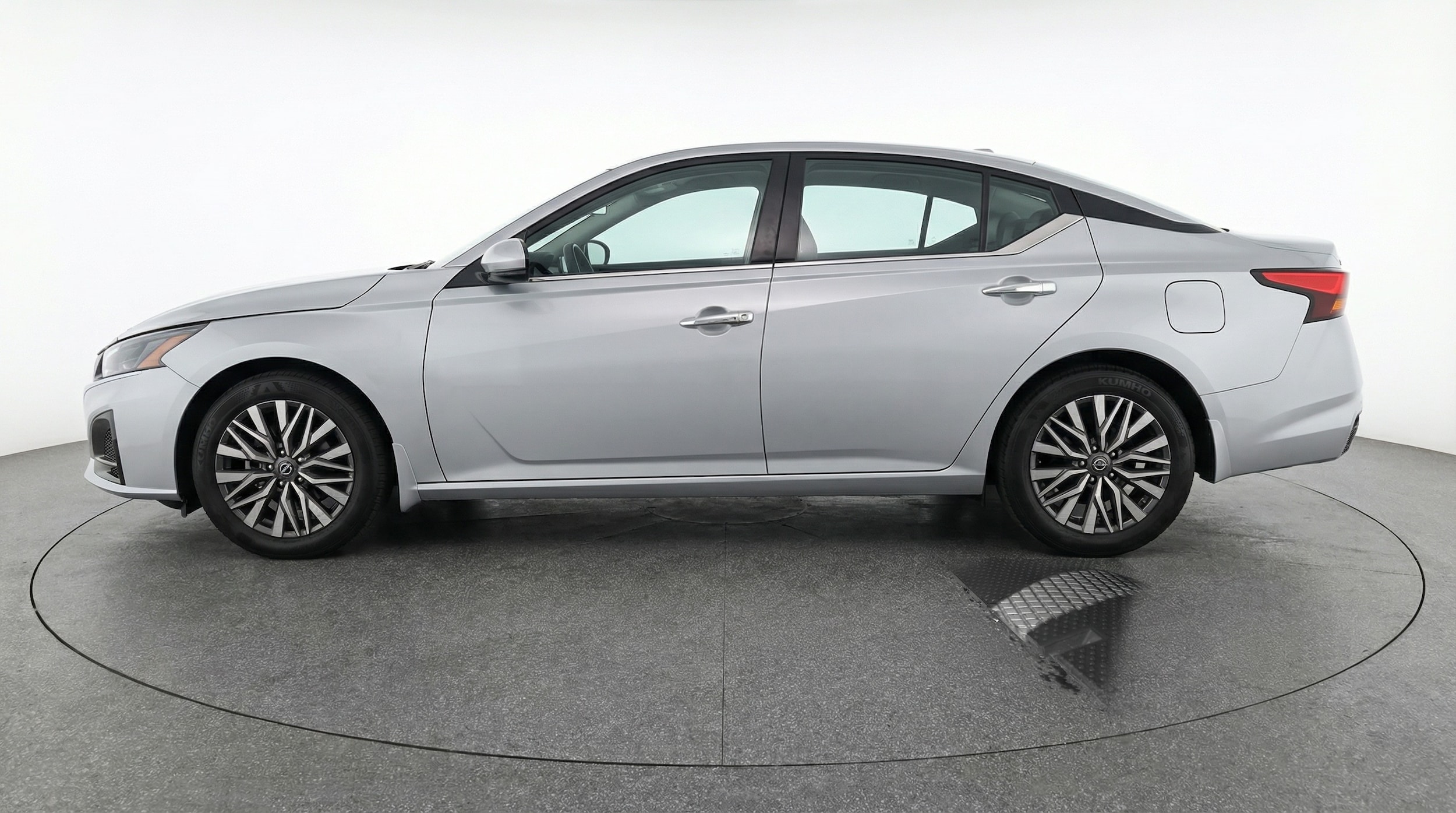 Thumbnail: 2025 Nissan Altima - 4