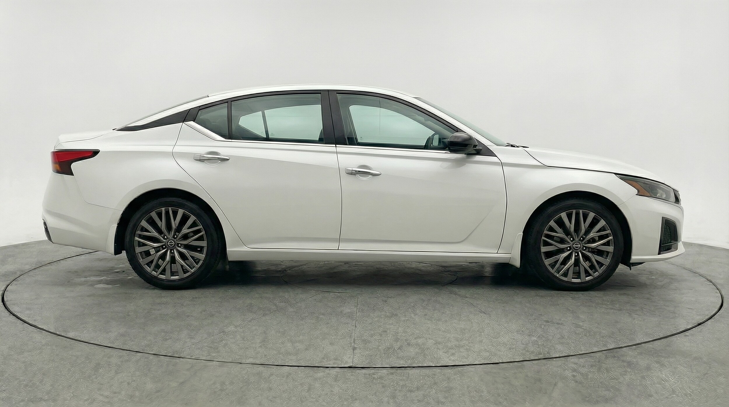 Thumbnail: 2025 Nissan Altima - 8