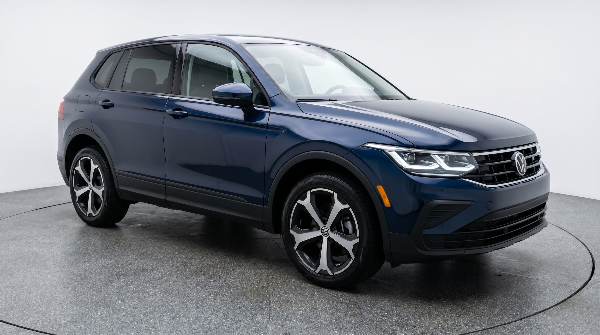 Thumbnail: 2026 Volkswagen Tiguan - 1
