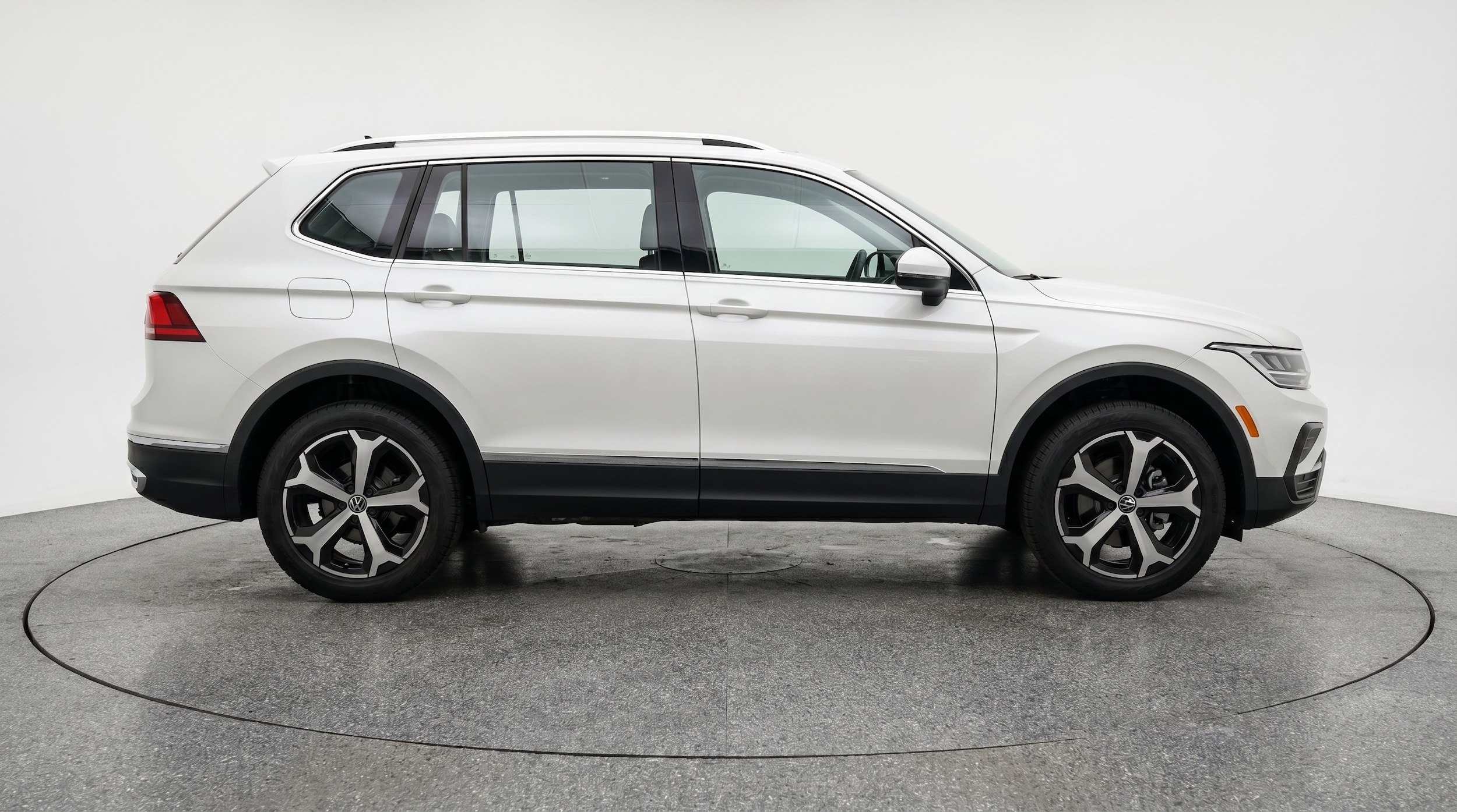 Thumbnail: 2026 Volkswagen Tiguan - 8