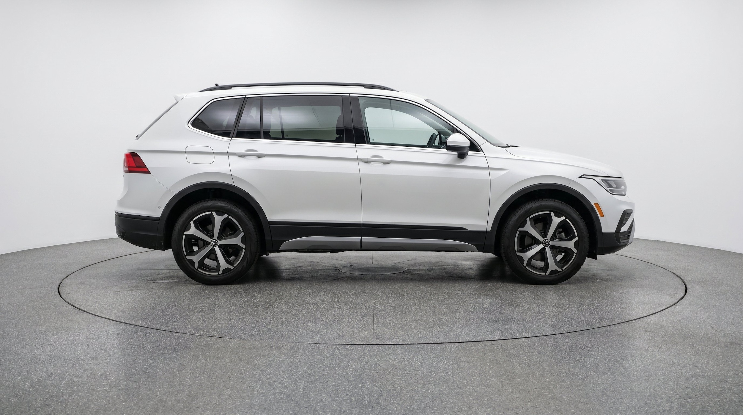 Thumbnail: 2026 Volkswagen Tiguan - 11