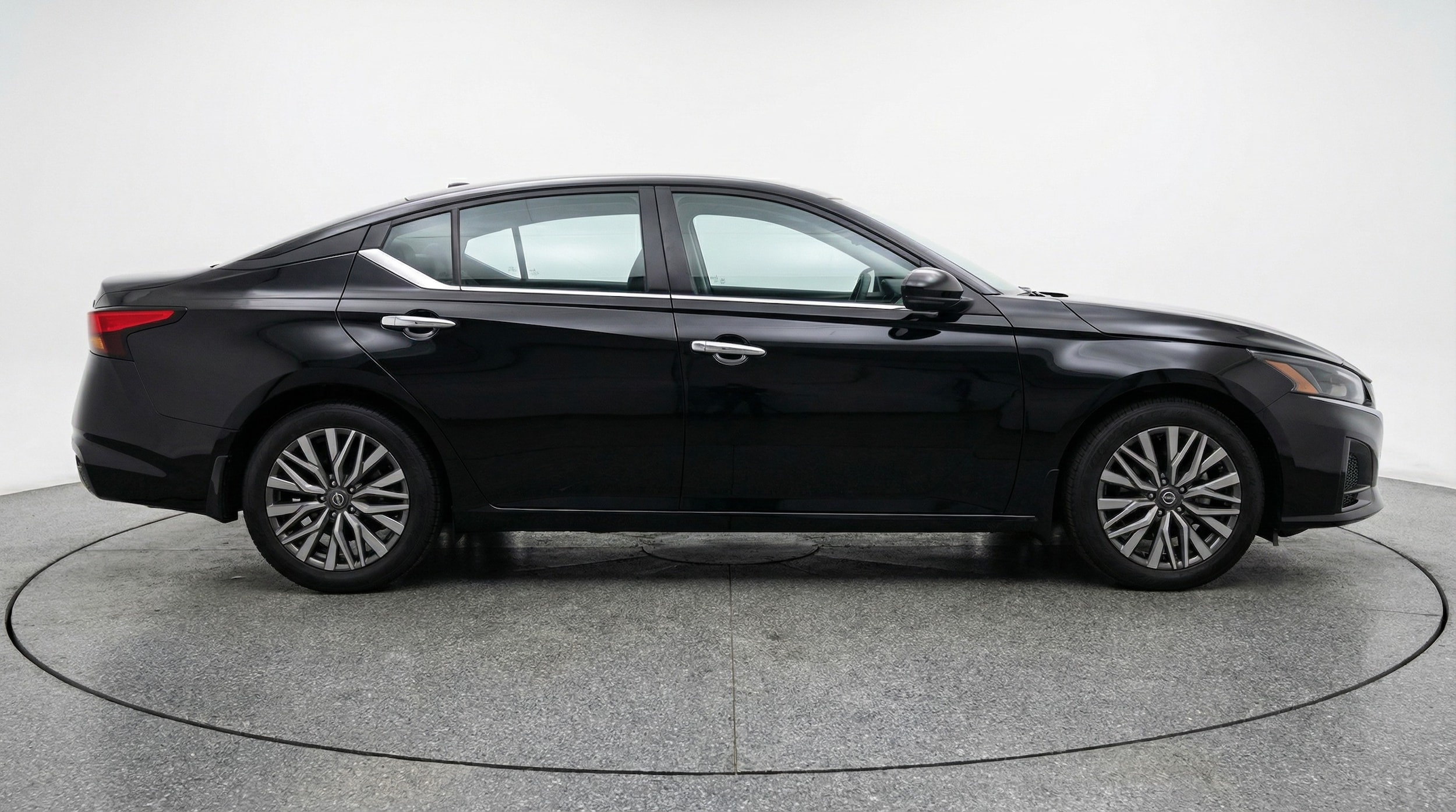 Thumbnail: 2025 Nissan Altima - 8