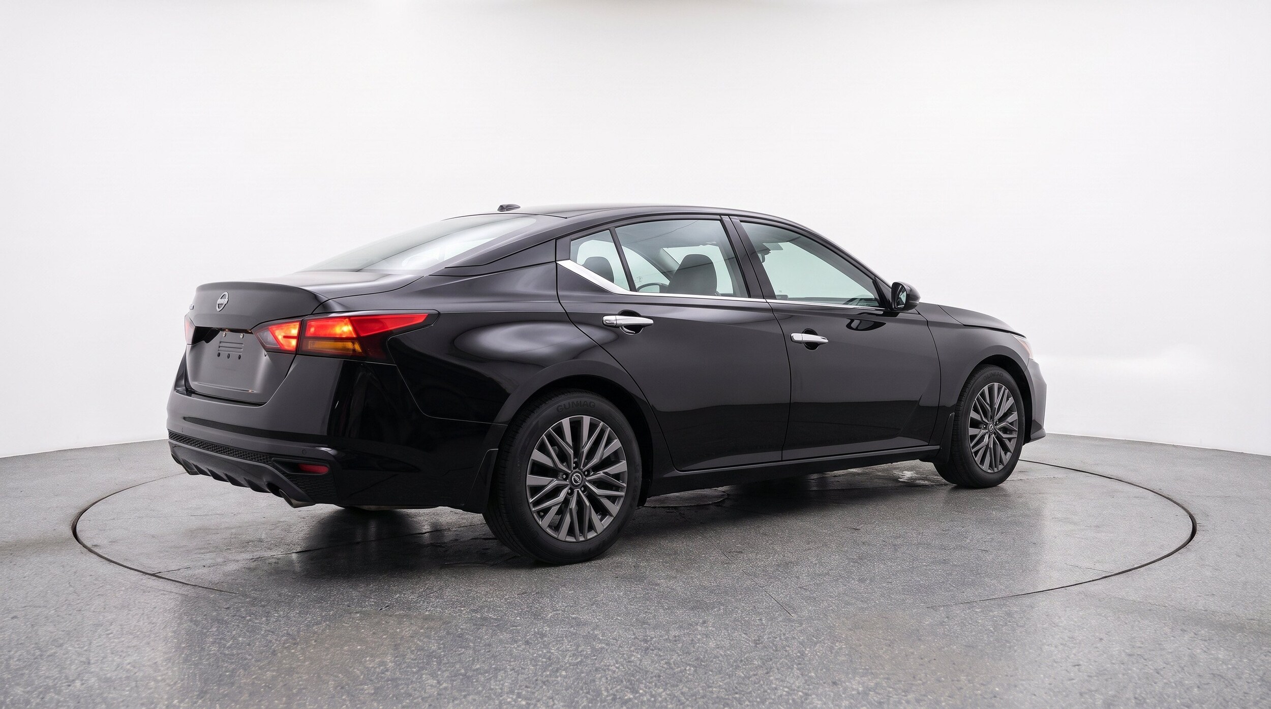 Thumbnail: 2025 Nissan Altima - 9