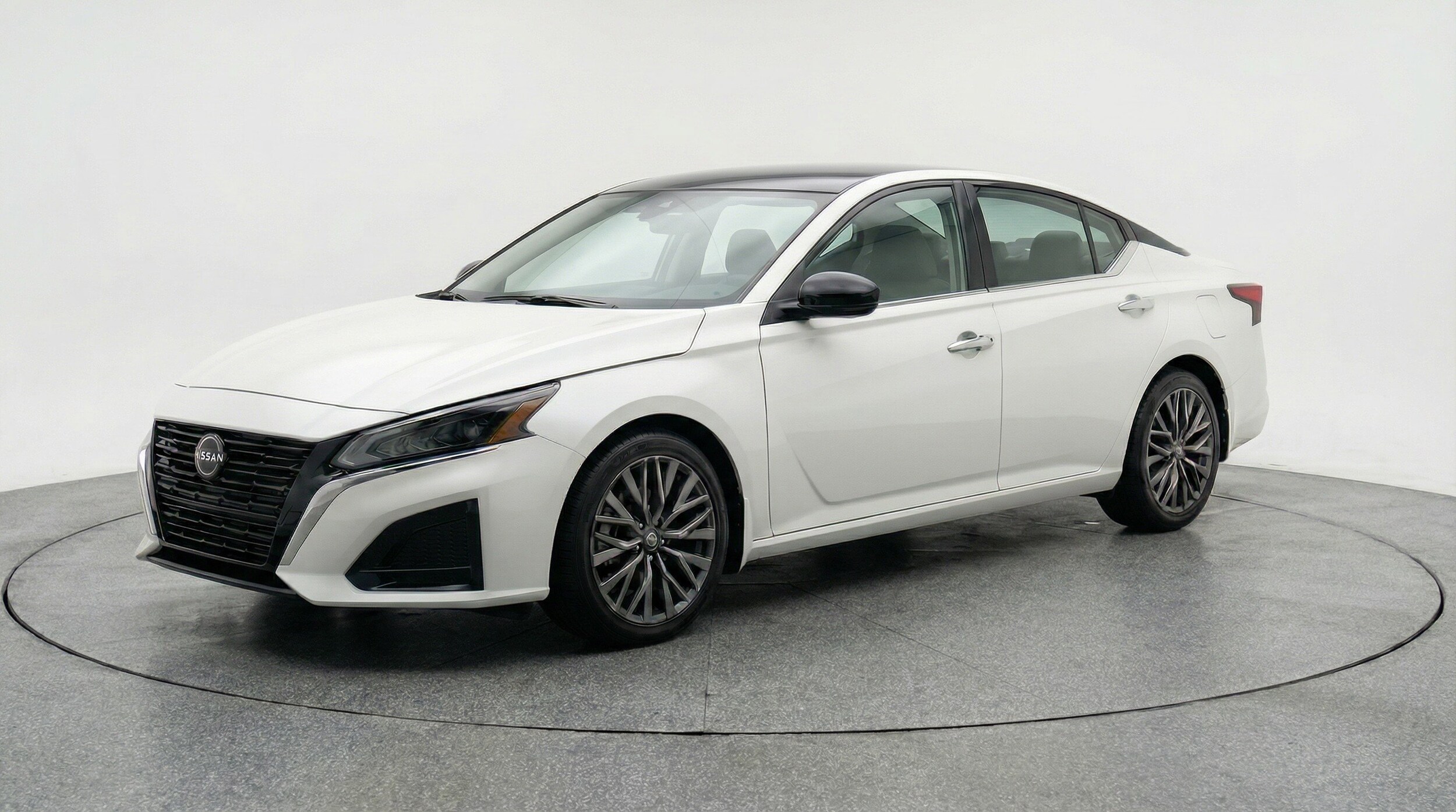 Thumbnail: 2025 Nissan Altima - 3