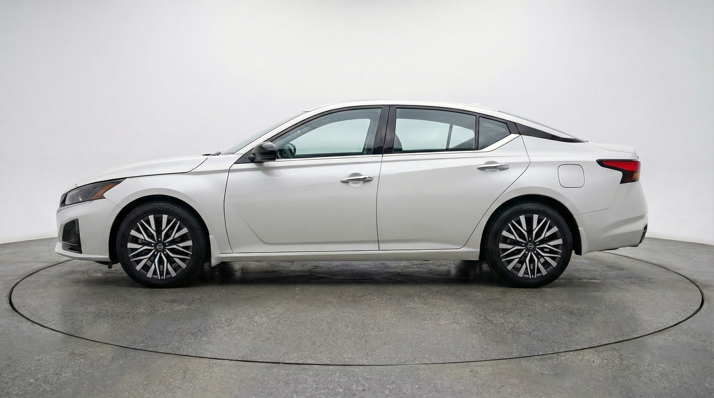 Thumbnail: 2025 Nissan Altima - 4