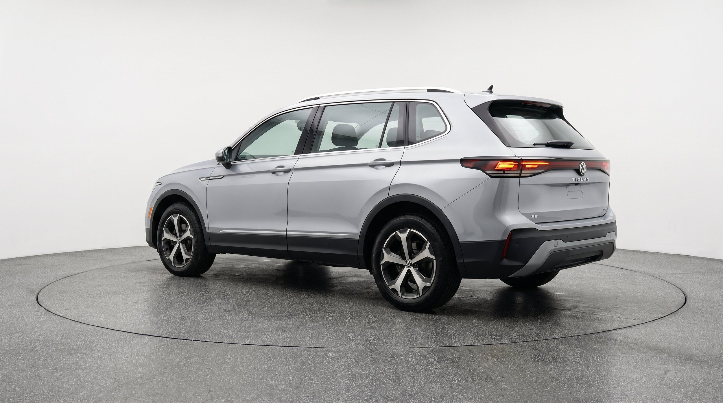 Thumbnail: 2026 Volkswagen Tiguan - 6