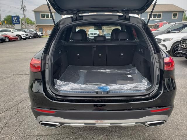 2025 Mercedes-Benz GLC Base - Photo 8