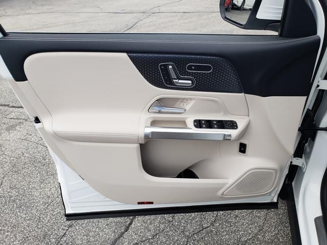 2025 Mercedes-Benz GLB Base - Photo 11