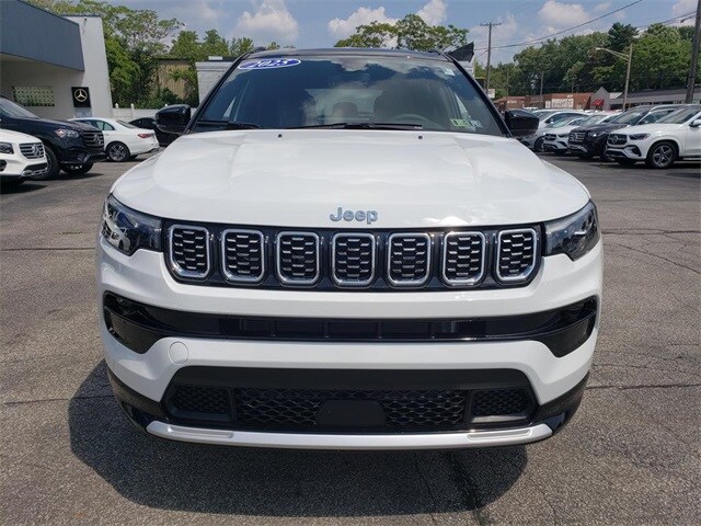 2025 Jeep Compass Limited photo 3