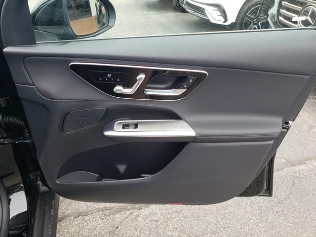 2025 Mercedes-Benz GLC Base - Photo 17