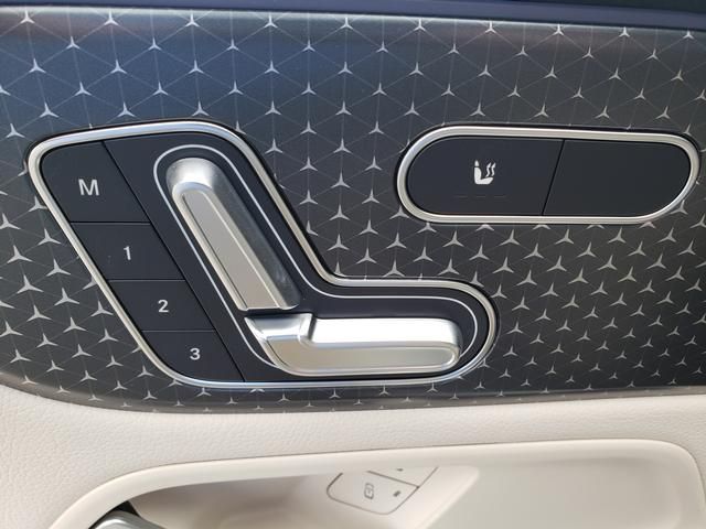 2025 Mercedes-Benz GLB Base - Photo 20