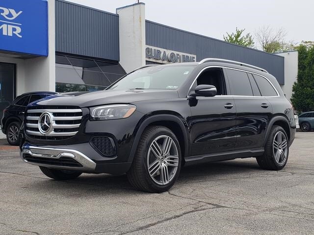 2025 Mercedes Benz GLS 450 4MATIC photo 2
