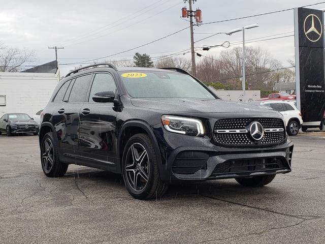 2023 Mercedes Benz GLB 250 4MATIC photo 2