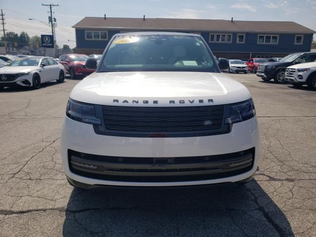 Used 2025 Land Rover Range Rover P400 SE SUV