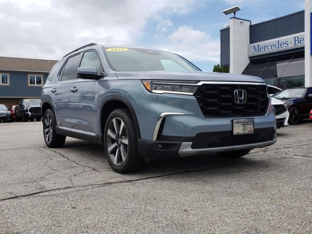 Used 2025 Honda Pilot Elite SUV