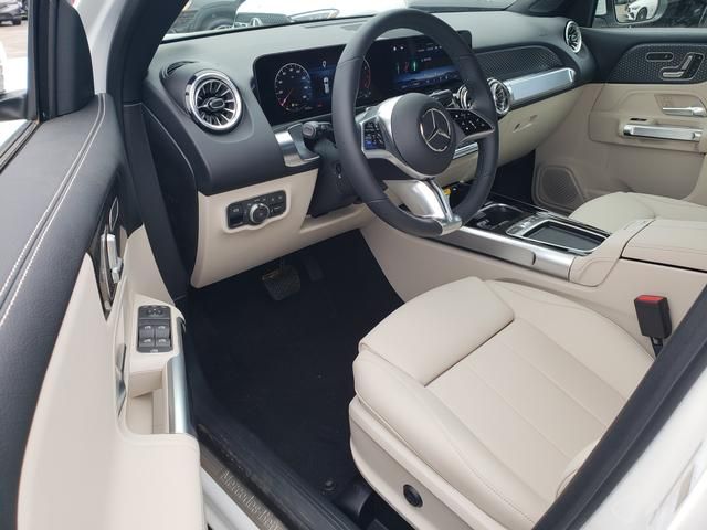 2025 Mercedes-Benz GLB Base - Photo 10