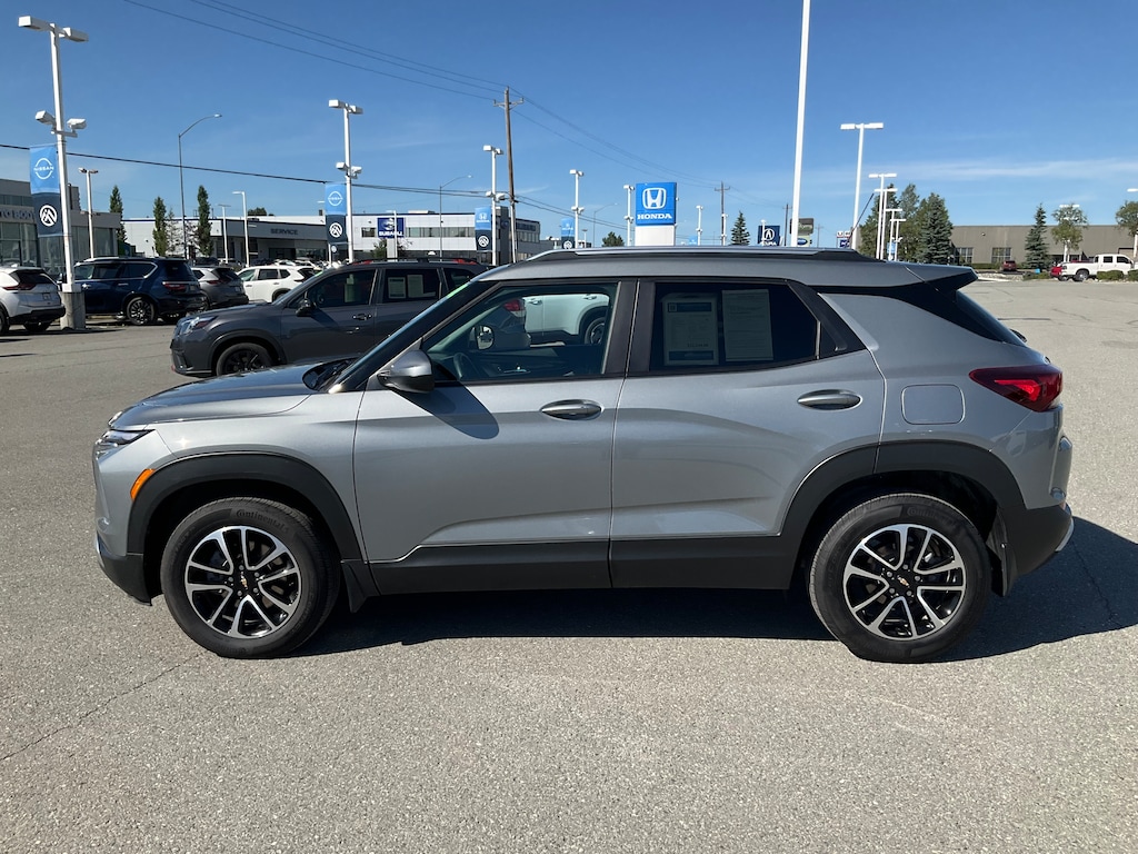 Used 2025 Chevrolet Trailblazer LT SUV