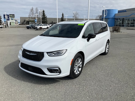 Used 2026 Chrysler Pacifica Limited Van Passenger Van for sale in Anchorage, AK