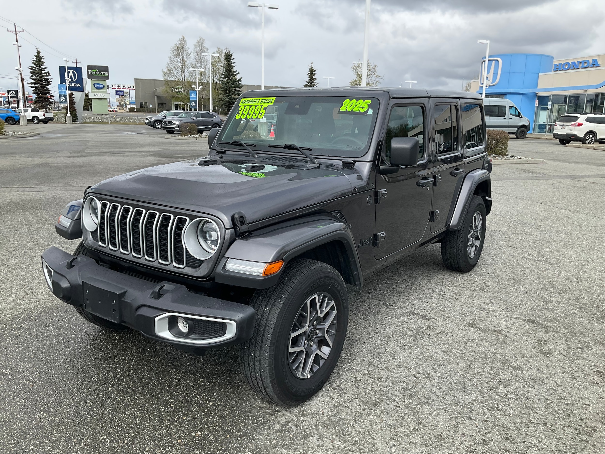 2025 Jeep Wrangler Sahara's photo