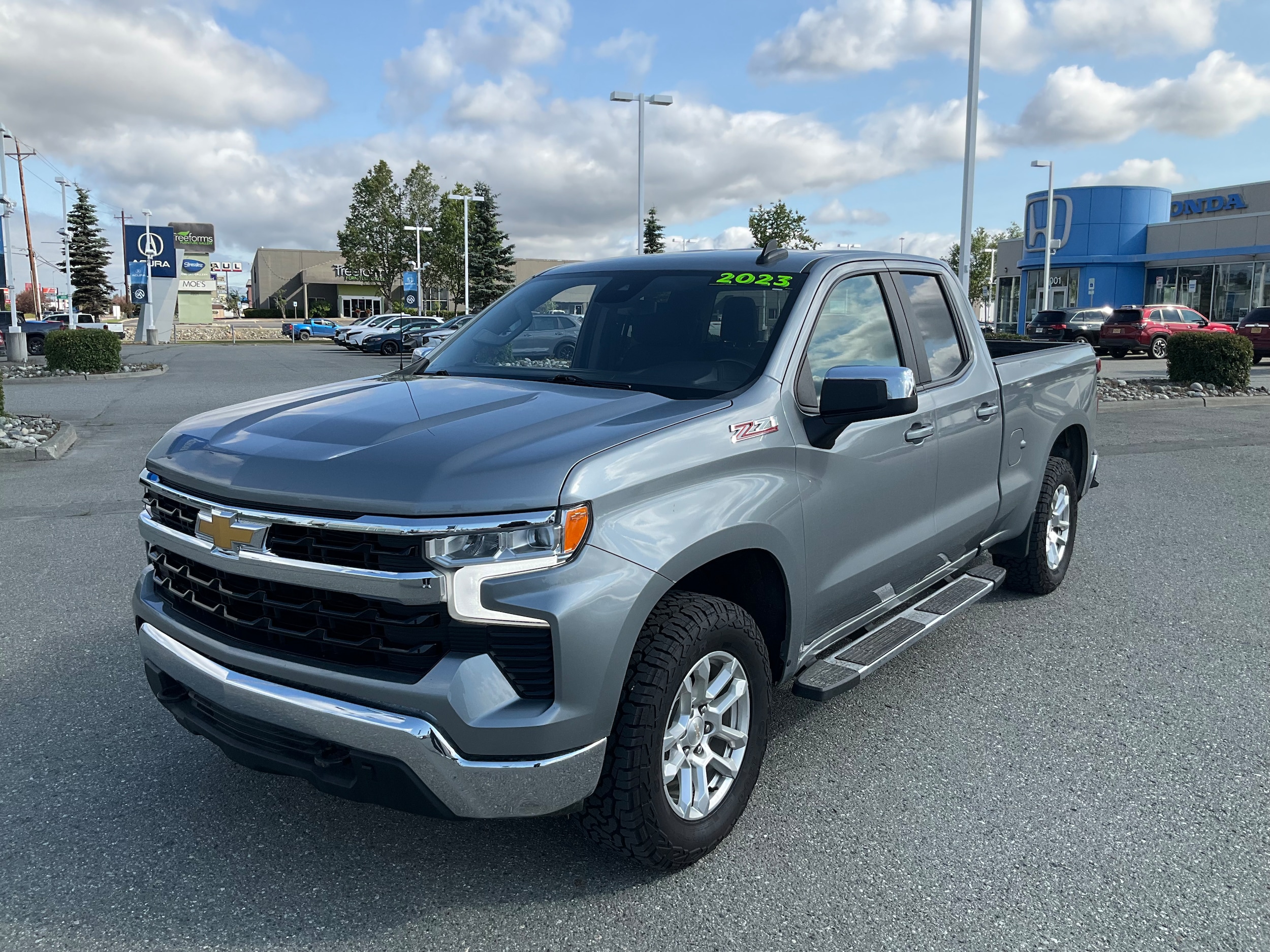 2023 Chevrolet Silverado 1500 LT w/1LT