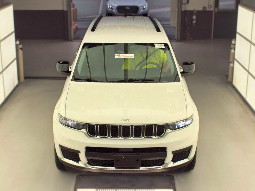 Used 2024 Jeep Grand Cherokee L Laredo SUV