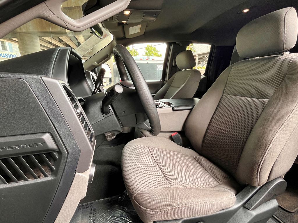 2020 Ford F-250 Super Duty XLT - Photo 18