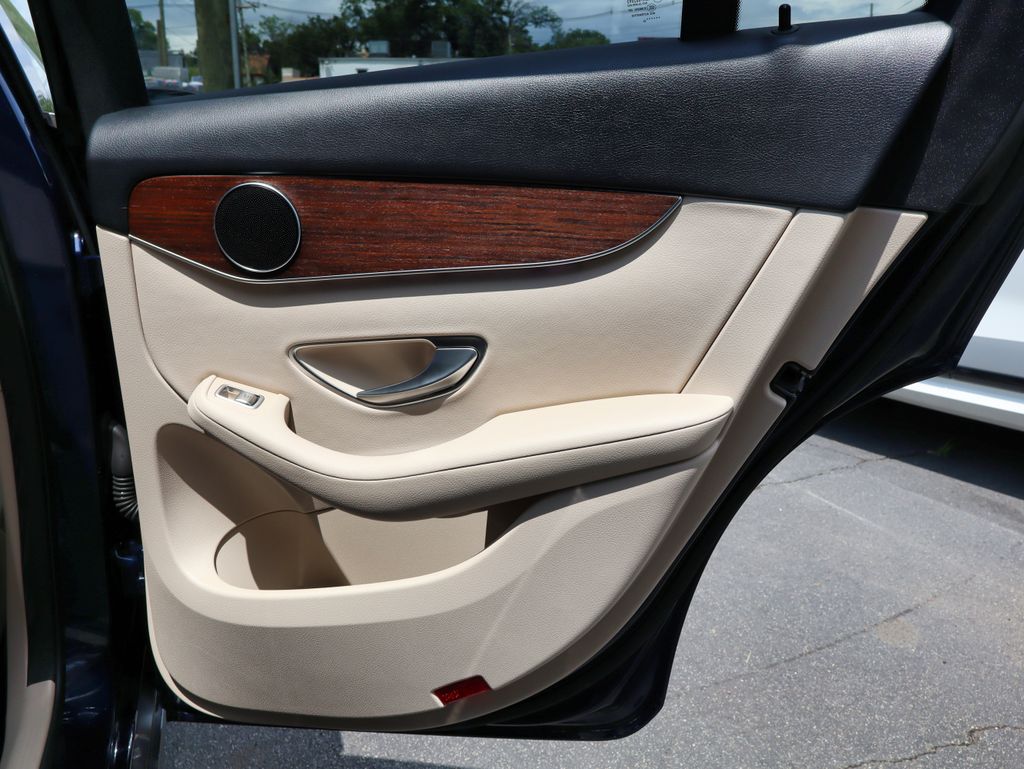 2022 Mercedes-Benz GLC GLC300 - Photo 58