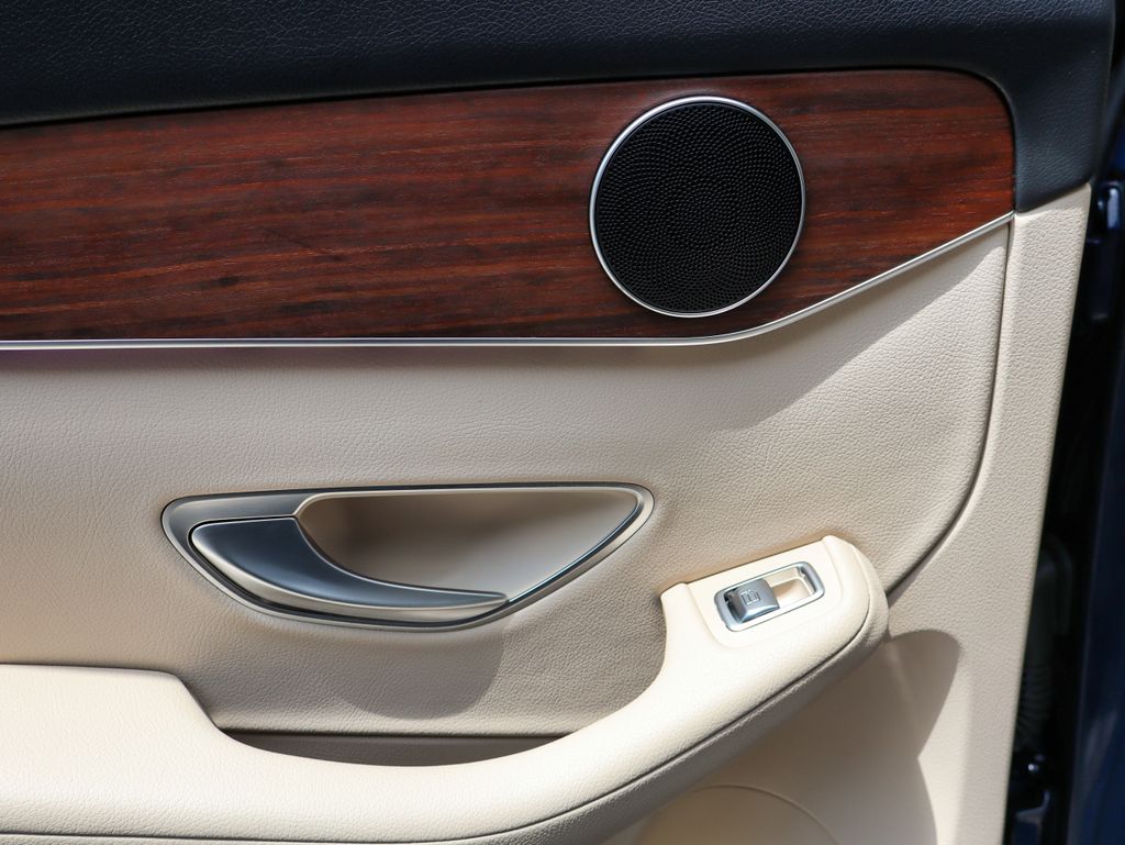 2022 Mercedes-Benz GLC GLC300 - Photo 52
