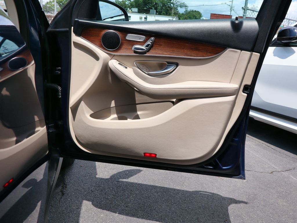 2022 Mercedes-Benz GLC GLC300 - Photo 56