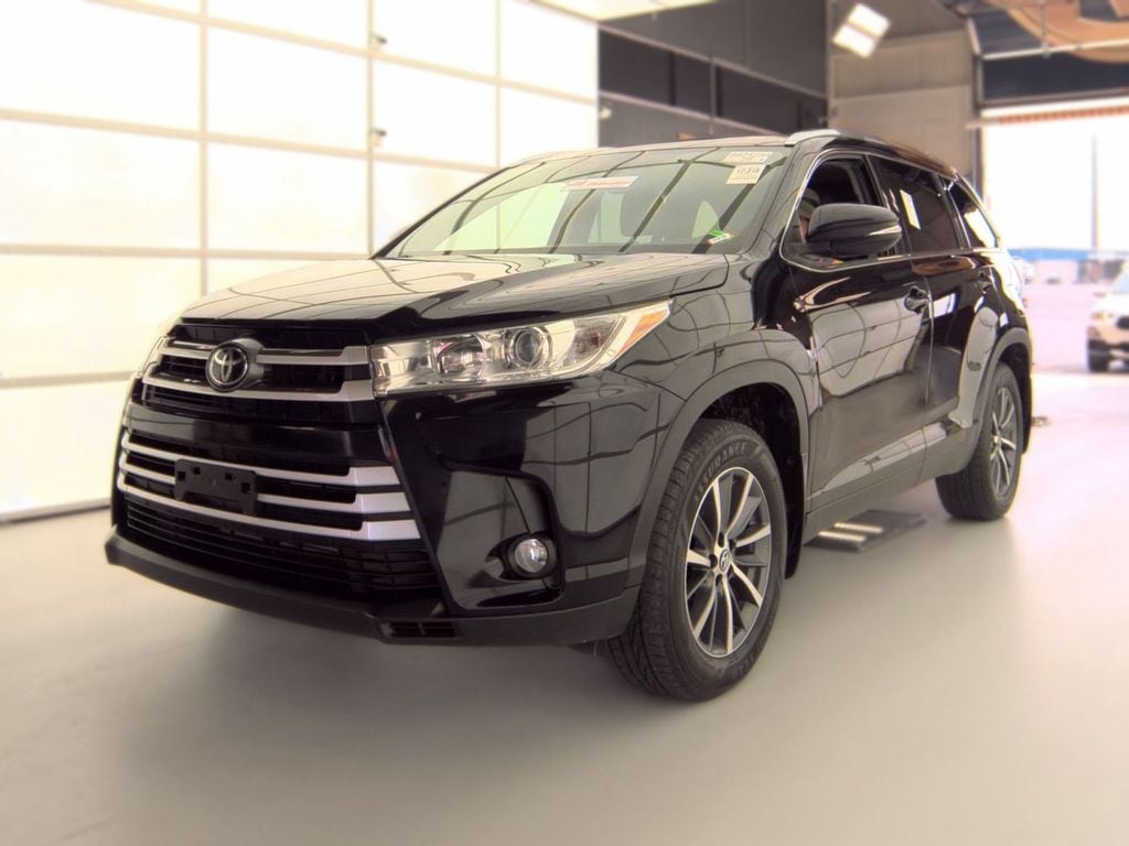 Used 2019 Toyota Highlander XLE V6 SUV