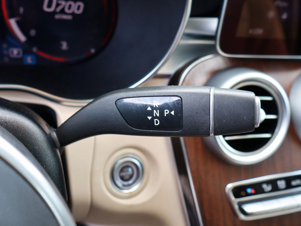 2022 Mercedes-Benz GLC GLC300 - Photo 39