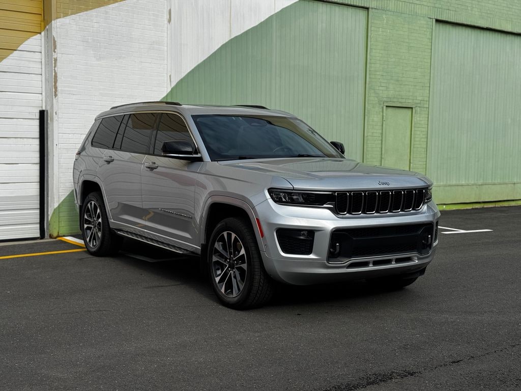 Used 2022 Jeep New Grand Cherokee Overland SUV