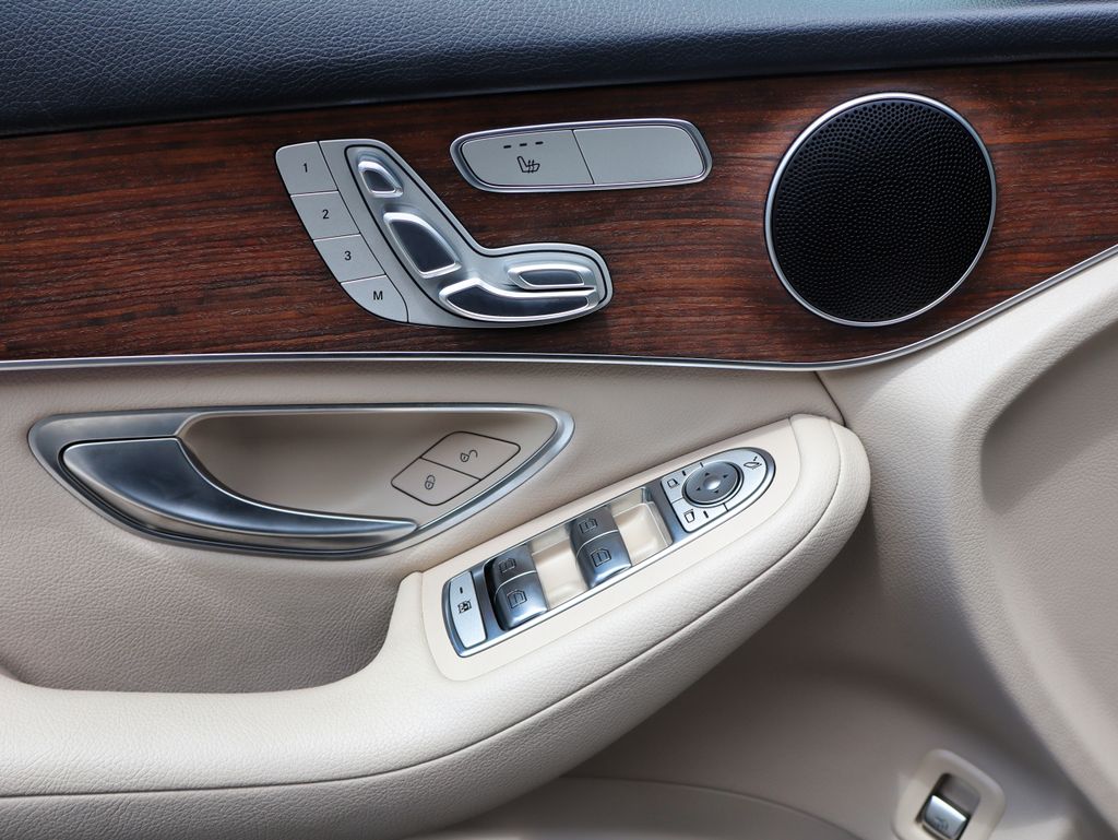 2022 Mercedes-Benz GLC GLC300 - Photo 51