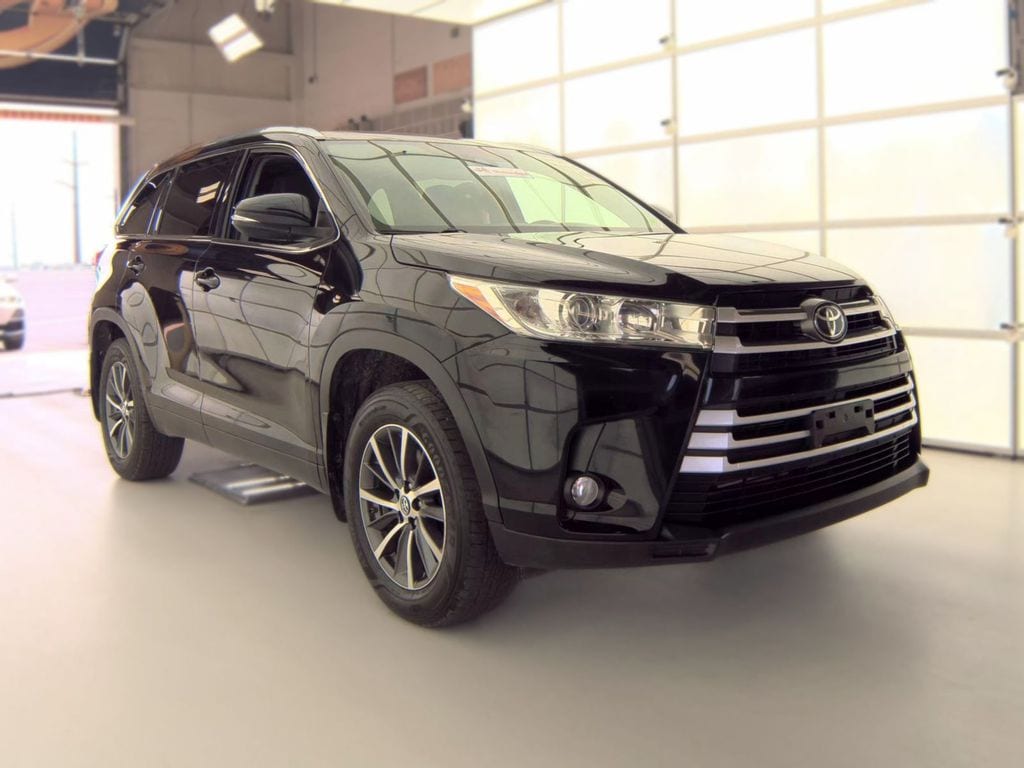 Used 2019 Toyota Highlander XLE V6 SUV