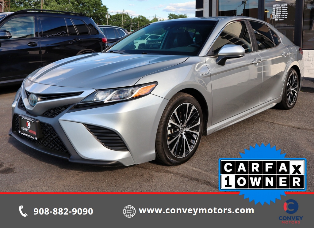 Used 2020 Toyota Camry Hybrid SE Sedan